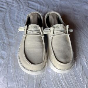 Cream color Wendy hey dudes